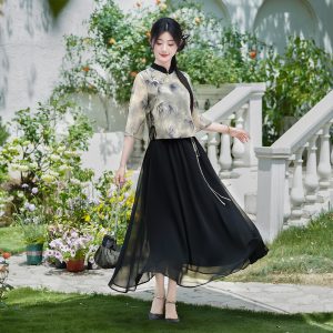 Short-sleeve Hanfu-style qipao top with bamboo pattern for women