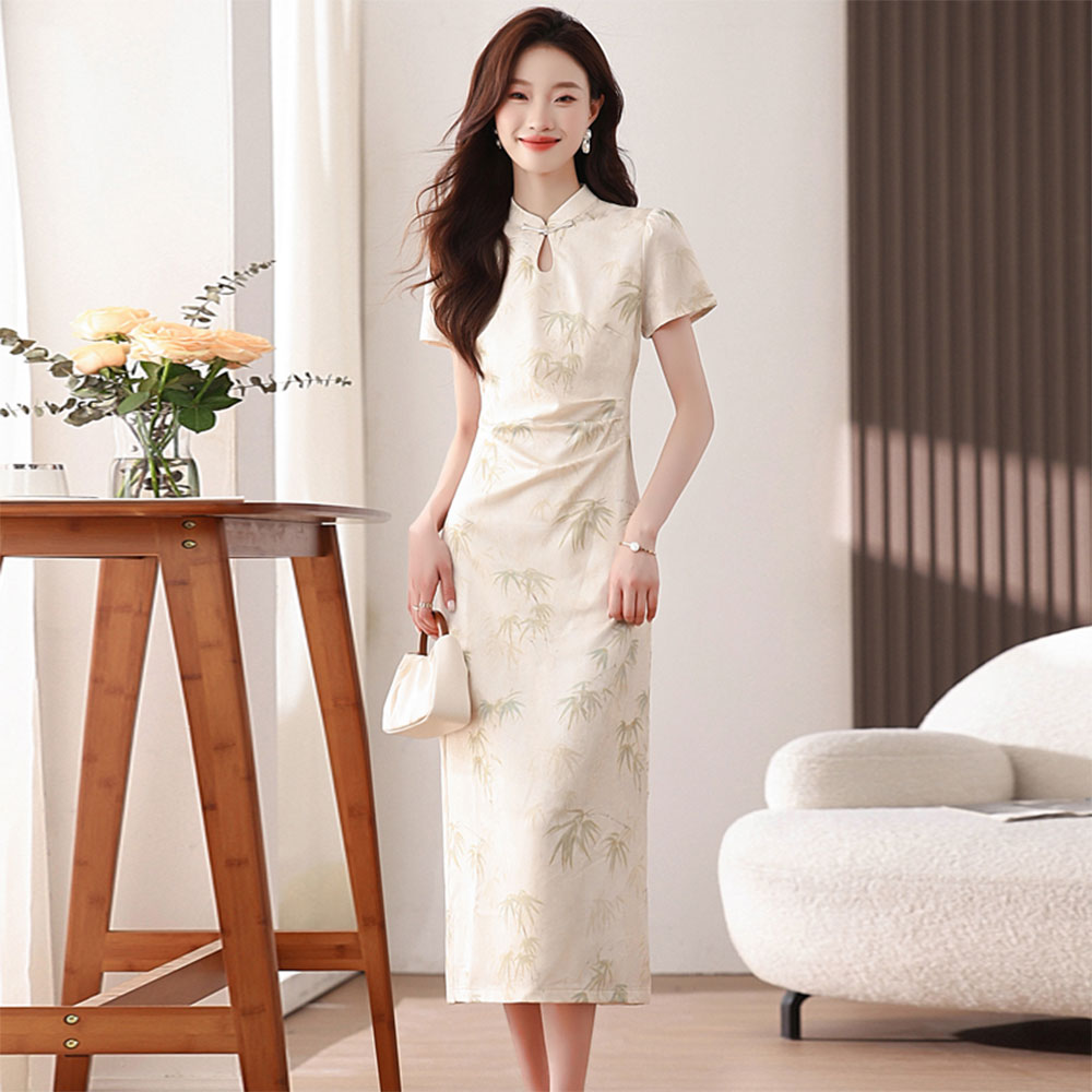Slim fit summer qipao dress with bamboo leaf print, modern Chinese style.