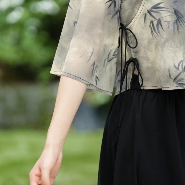 Vintage-style improved Hanfu qipao top with bamboo print